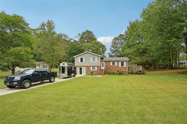 125 Meadowview Circle, Tyrone, GA 30290