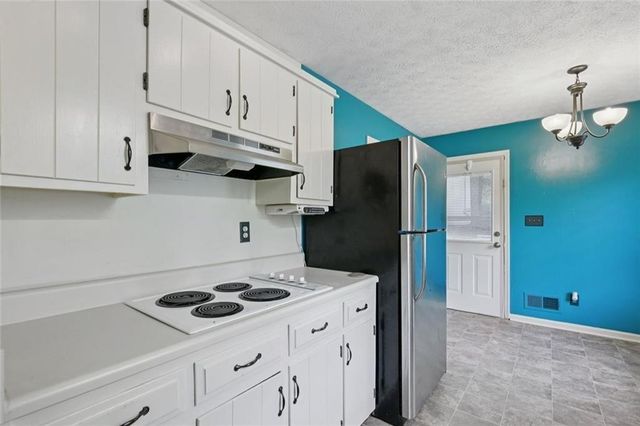 125 Meadowview Circle, Tyrone, GA 30290