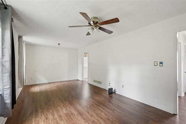 125 Meadowview Circle, Tyrone, GA 30290