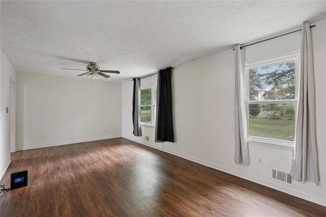 125 Meadowview Circle, Tyrone, GA 30290