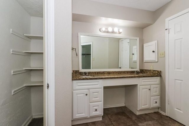 6042 Beaconridge Drive, Houston, TX 77053