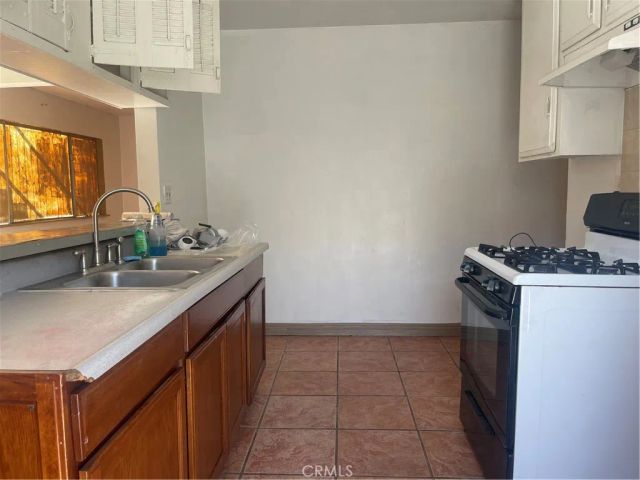 5609 E Beverly Boulevard, East Los Angeles, CA 90022