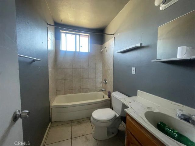 5609 E Beverly Boulevard, East Los Angeles, CA 90022