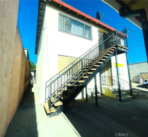 5609 E Beverly Boulevard, East Los Angeles, CA 90022