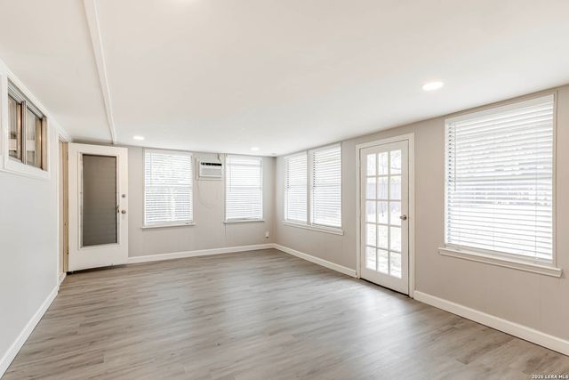 502 Tammy Dr, San Antonio, TX 78216