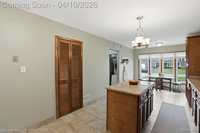 2835 Aspen Lane, Bloomfield Village, MI 48302