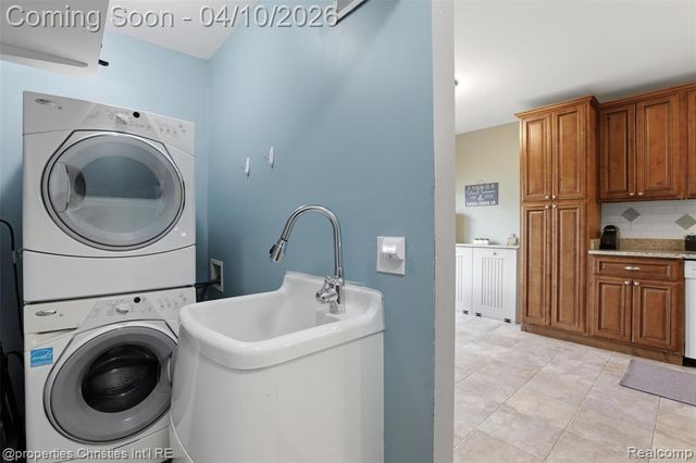2835 Aspen Lane, Bloomfield Village, MI 48302
