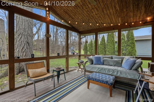 2835 Aspen Lane, Bloomfield Village, MI 48302