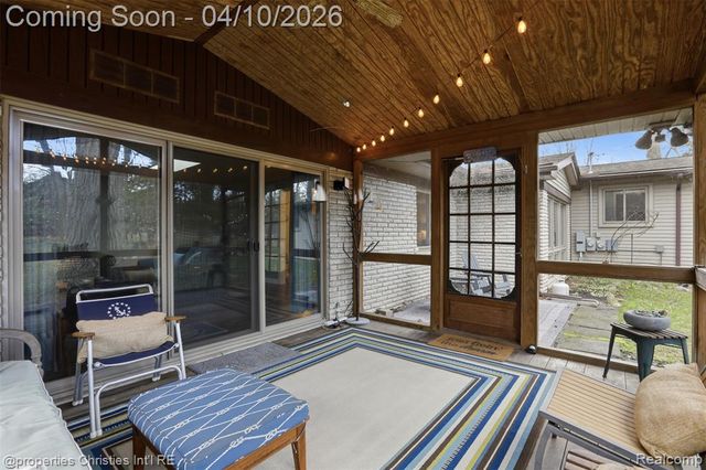 2835 Aspen Lane, Bloomfield Village, MI 48302