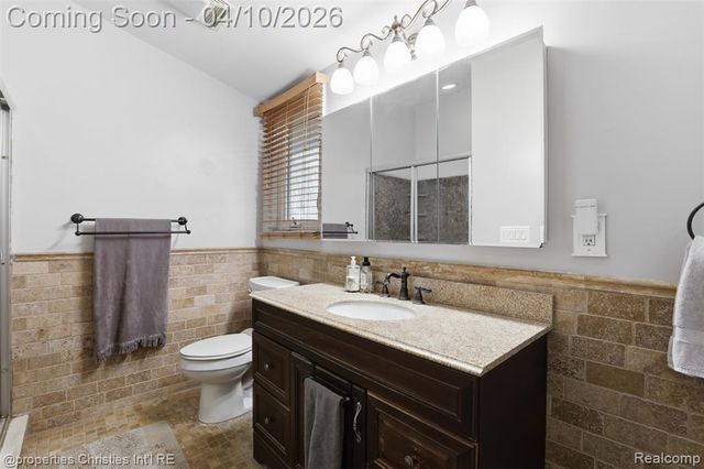 2835 Aspen Lane, Bloomfield Village, MI 48302