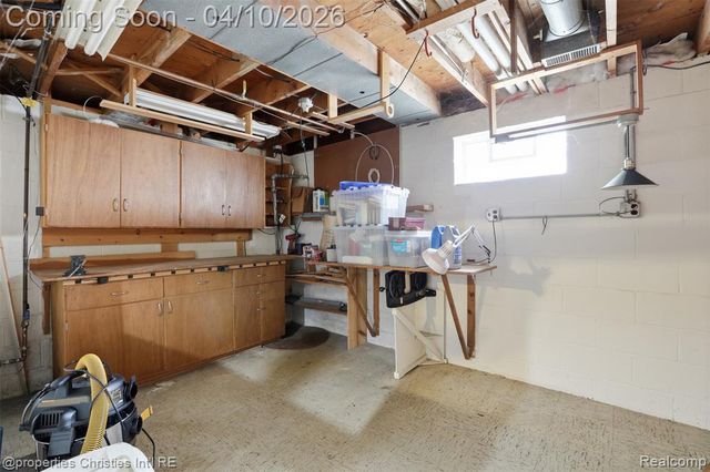 2835 Aspen Lane, Bloomfield Village, MI 48302