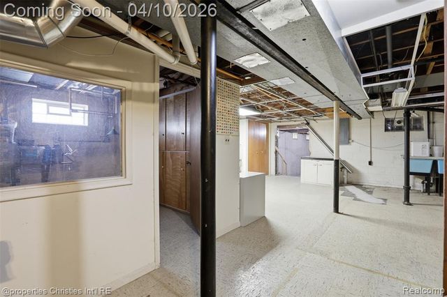 2835 Aspen Lane, Bloomfield Village, MI 48302