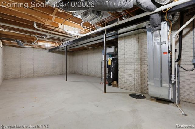 2835 Aspen Lane, Bloomfield Village, MI 48302