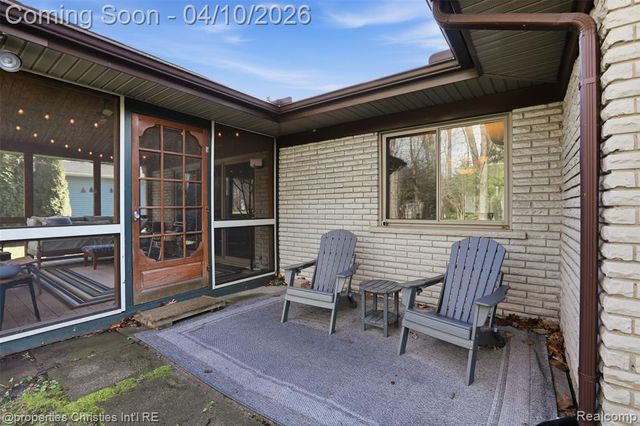 2835 Aspen Lane, Bloomfield Village, MI 48302