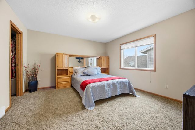 3126 18th Street S, Fargo, ND 58103