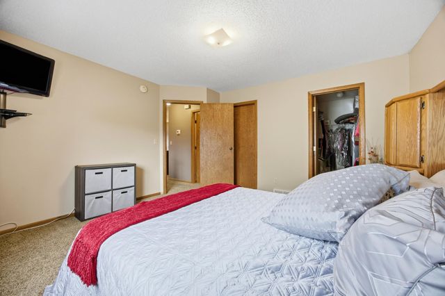 3126 18th Street S, Fargo, ND 58103