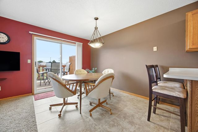 3126 18th Street S, Fargo, ND 58103