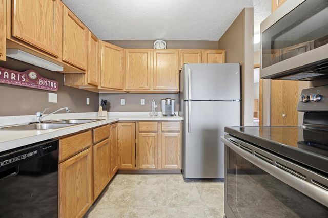 3126 18th Street S, Fargo, ND 58103