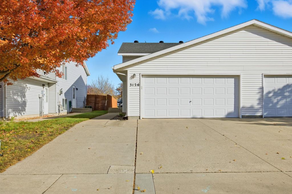 3126 18th Street S, Fargo, ND 58103