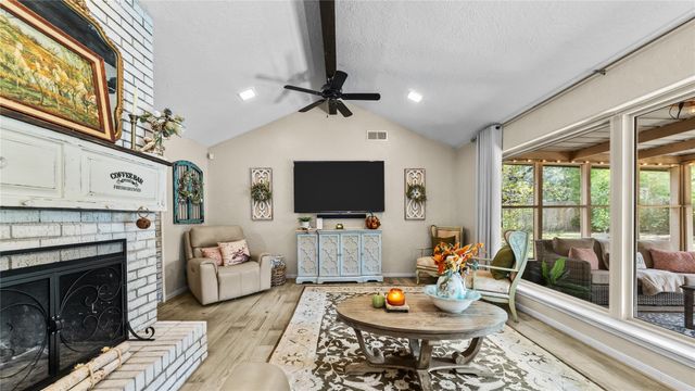 1219 Coe Road, Pinehurst, TX 77362