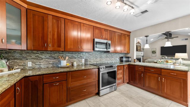 1219 Coe Road, Pinehurst, TX 77362