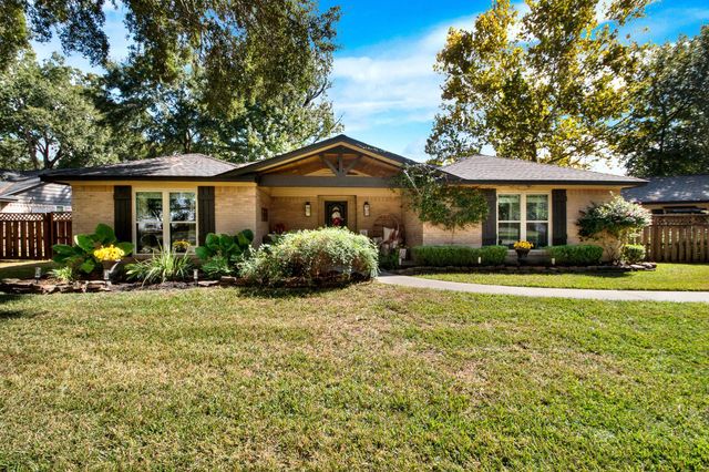 1219 Coe Road, Pinehurst, TX 77362