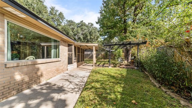 1219 Coe Road, Pinehurst, TX 77362