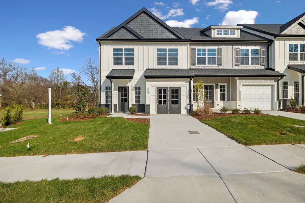 615 Tulip Springs Ct, Hermitage, TN 37076