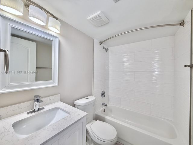 2251 NW 77th Way 102, Pembroke Pines, FL 33024