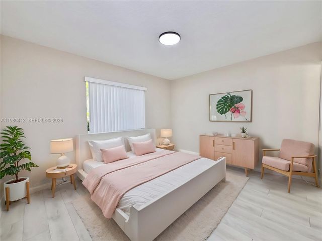 2251 NW 77th Way 102, Pembroke Pines, FL 33024