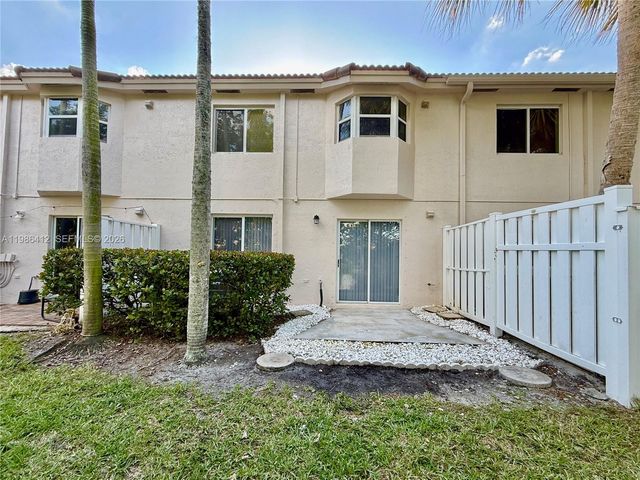 2251 NW 77th Way 102, Pembroke Pines, FL 33024
