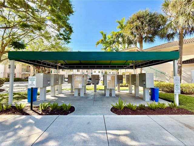 2251 NW 77th Way 102, Pembroke Pines, FL 33024