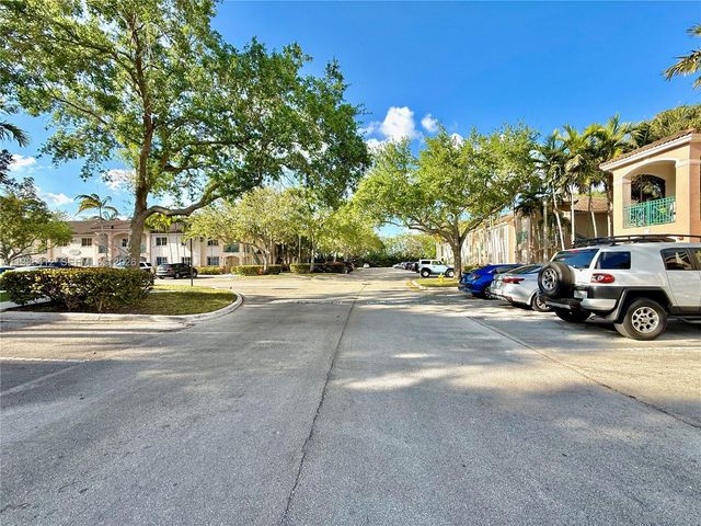 2251 NW 77th Way 102, Pembroke Pines, FL 33024