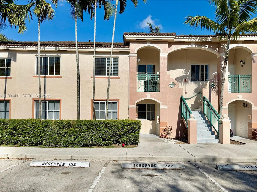 2251 NW 77th Way 102, Pembroke Pines, FL 33024