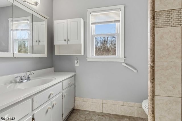 34 Sand Hill Rd, Morristown Town, NJ 07960