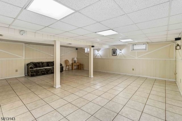 34 Sand Hill Rd, Morristown Town, NJ 07960