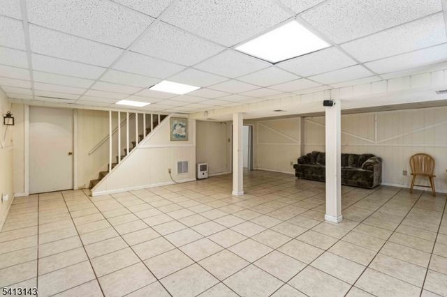 34 Sand Hill Rd, Morristown Town, NJ 07960