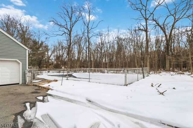 34 Sand Hill Rd, Morristown Town, NJ 07960