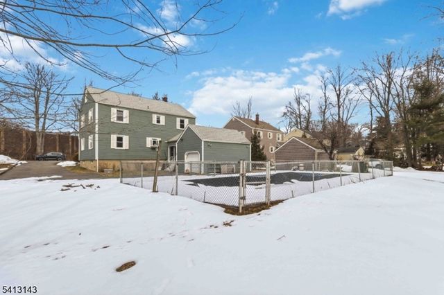 34 Sand Hill Rd, Morristown Town, NJ 07960