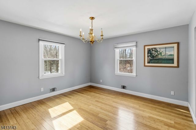 34 Sand Hill Rd, Morristown Town, NJ 07960