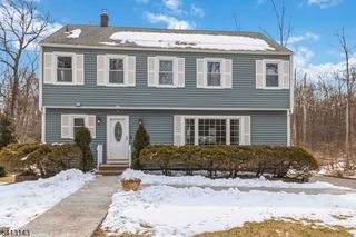 34 Sand Hill Rd, Morristown Town, NJ 07960