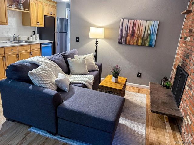 155 S Pennsylvania St 202, Denver, CO 80209