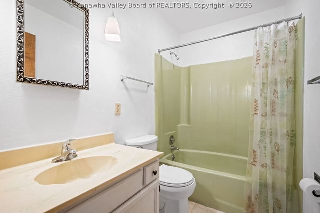 54 Oakmont Drive, Poca, WV 25159