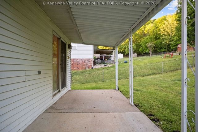 54 Oakmont Drive, Poca, WV 25159