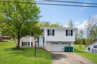 54 Oakmont Drive, Poca, WV 25159
