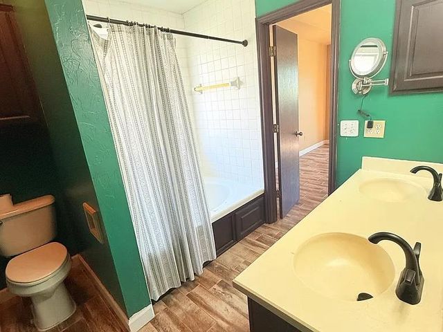 1801 Brittany Lane, Edmond, OK 73003