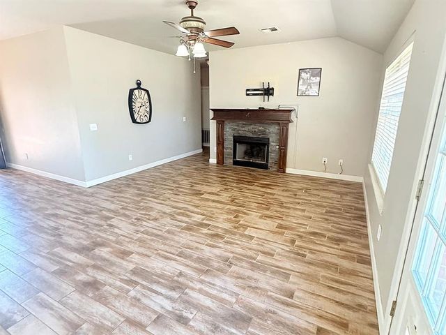 1801 Brittany Lane, Edmond, OK 73003