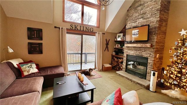 118 Holiview, Ellicottville, NY 14731