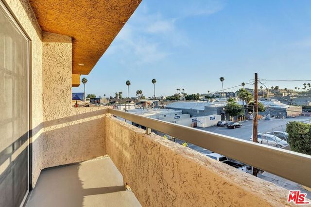 1520 N Vista Street 203, Los Angeles, CA 90046