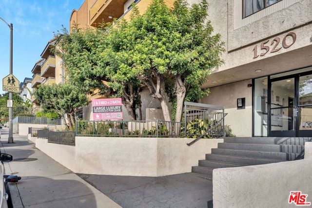 1520 N Vista Street 203, Los Angeles, CA 90046